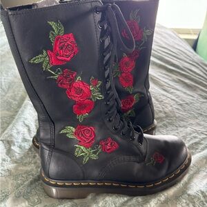 Dr Martens size 9 . Beautiful rose embroidered! Great condition!